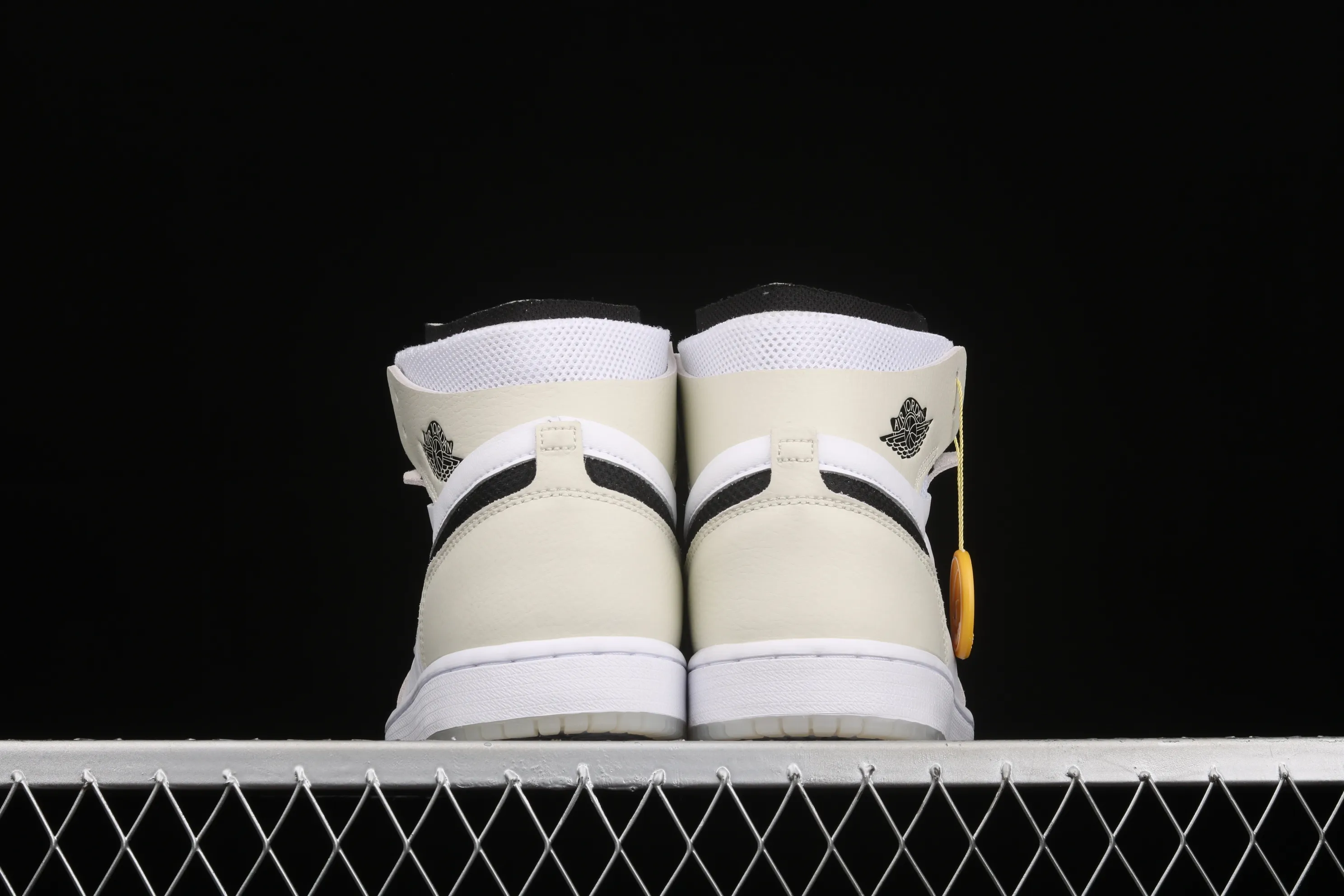 All categories Air Jordan Jordan series basketball shoes Air Jordan 1 High G version Air Jordan 1 Zoom Air CMFT AJ1 Joe 1 Pearl White high-top basketball shoes CT0979-002